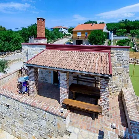 Zubak Villa *