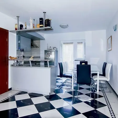 Zubak Villa