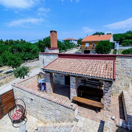 Zubak Villa *