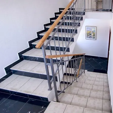 Zubak Villa *